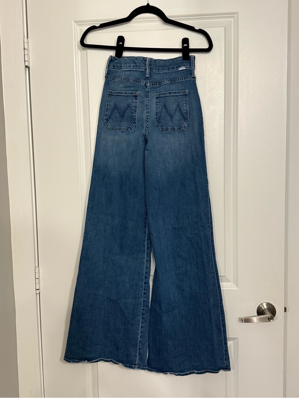 MOTHER High-Rise Wide-Leg Jeans in Medium Blue Wash - Picture 4 of 9
